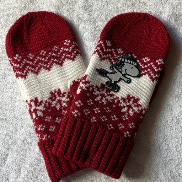⛸ ❄️⛸ COACH X PEANUTS MITTENS EITH SNOOPY ⛸❄️⛸ - Picture 12 of 16